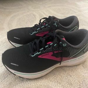 Brooks Ghost 14 running shoes
